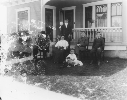 Ferdinand Heying Family, Group Portrait. [graphic]