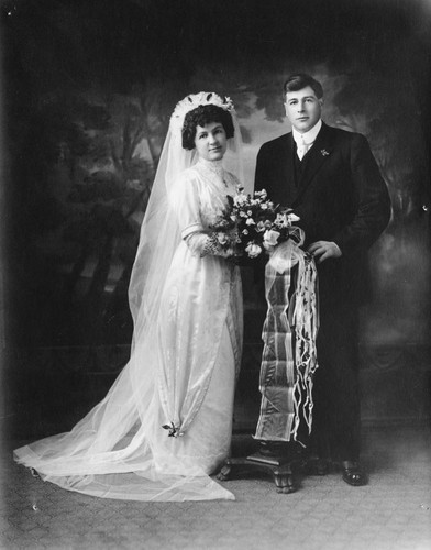 Leonard and Rose Hessel, Wedding Portrait. [graphic]