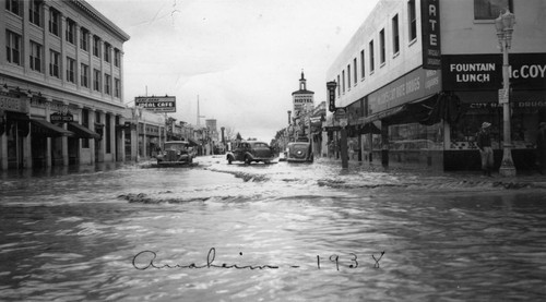 Flood of 1938, Looking South on Los Angeles Street, Anaheim. [graphic]