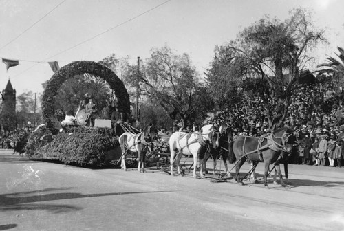 Anaheim Float, Pasadena Rose Parade, Pasadena [graphic]