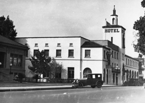 Pickwick Hotel, Anaheim [graphic]