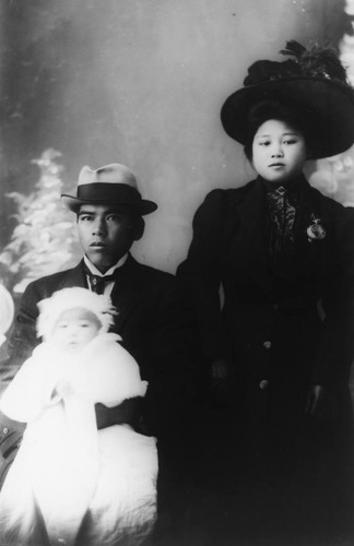 T. Murakami Family, Group Portrait. [graphic]