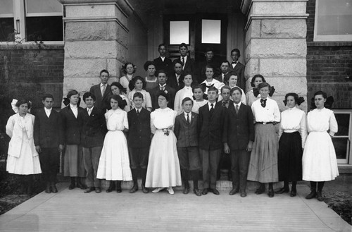 Anaheim High School, Graduating Class of 1909 [graphic]