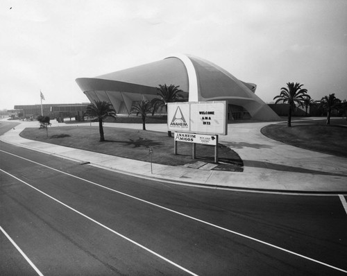 Anaheim Convention Center, Anaheim [graphic]