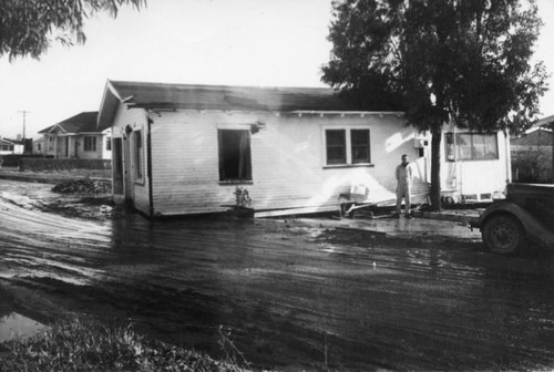 Flood of 1938, Building in Street, Anaheim [graphic]