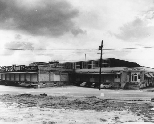 Mutual Orange Distributors packing plant, Anaheim [graphic]