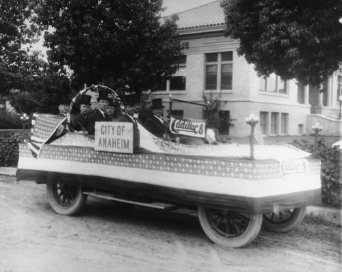 City of Anaheim, Street Lights, "Cadillac 8" [graphic]