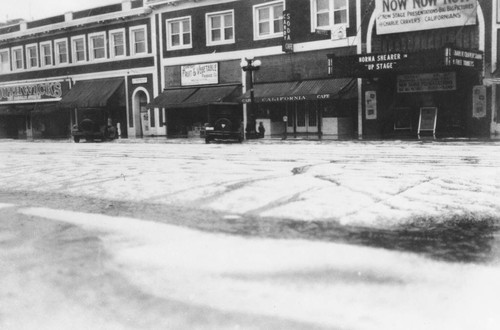 Snow on West Center Street, Anaheim. [graphic]