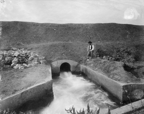 Anaheim Union Water Company, Tuffree Reservoir Outlet [graphic]