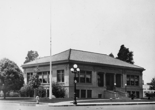 Anaheim Public Library, Carnegie Building [graphic]