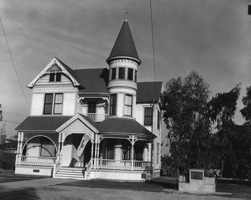 Red Cross House (Historically the Residence of John G. Woelke), Anaheim [graphic]