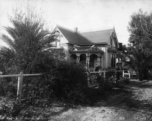 Residence on South Philadelphia Street, Anaheim. [graphic]