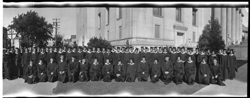 Group portrait of graduates of Heald College