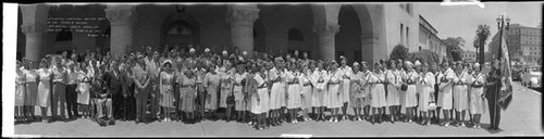 Group portrait of the attendees of the 14th Annual Convention of the Military Order of the Purple Heart and the 9th Annual Ladies Auxiliary