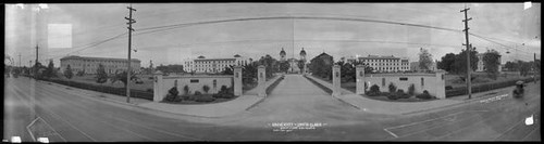 Main gateway to Santa Clara University