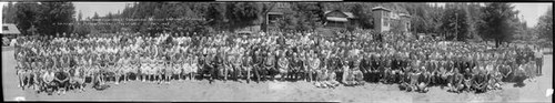 Group portrait of the attendees of the Annual Summer Conference of the Evangelical Mission Covenant Churches of California