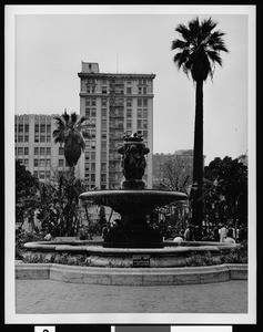 Pershing Square fountain, Los Angeles
