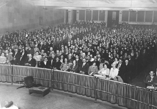Evening Herald oratorical contest audience