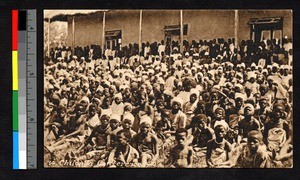 Large missionary conference assembly of indigenous people, Angola, ca.1920