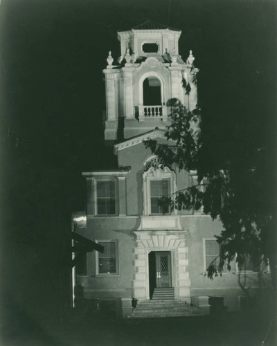 Mason Hall at night, Pomona College