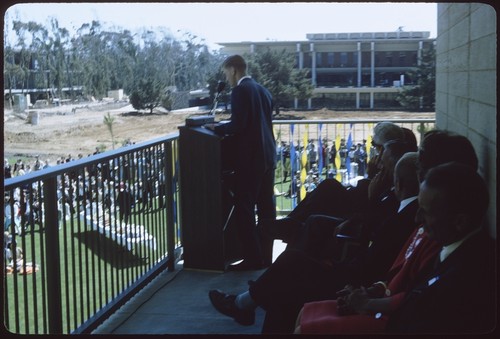 UCSD student addresses parents and students at UCSD Welcome Day event