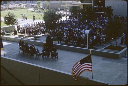 Carl Eckart speaks at the Revelle College dedication ceremony