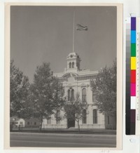 [Court house, unidentified location.]