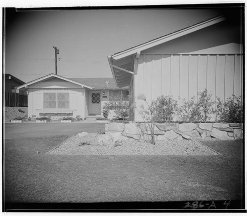 Grandview Estates Palos Verdes: Spring Cove model house. Exterior