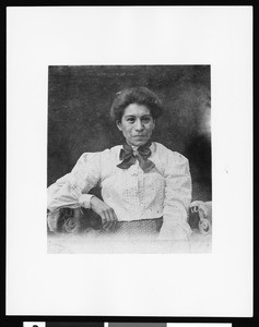 Portrait of Elvira Romera de Lopez, daughter of San Juan Mission Indian, ca.1908