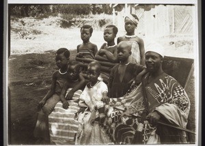 Ndjoya's brother Nzi Ngulure with his children