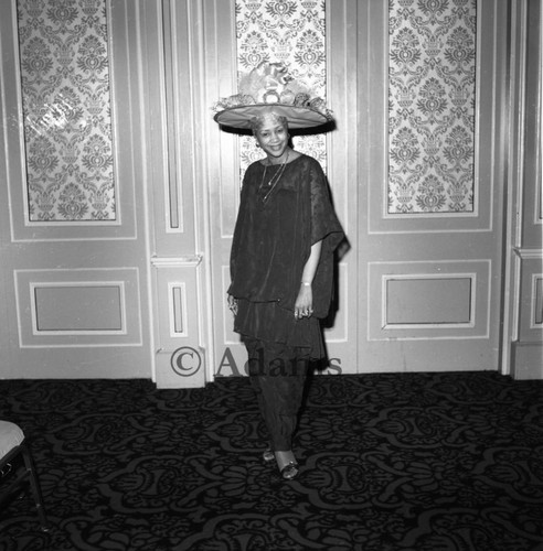 Woman in hat, Los Angeles, 1982