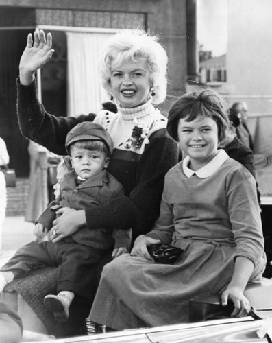 Jayne Mansfield with her children