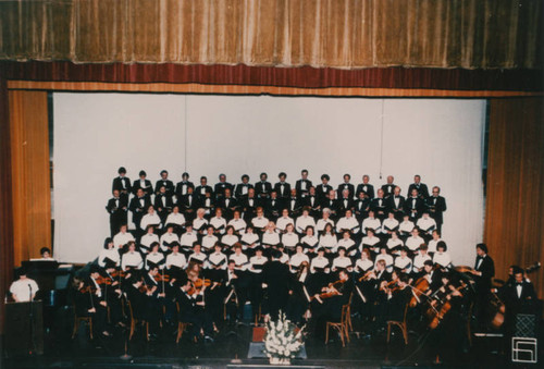 Hamaz Kayin Koussau Choir and orchestra