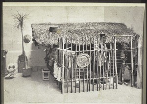 Fetischhütte aus der Ausstellung der Basler Mission