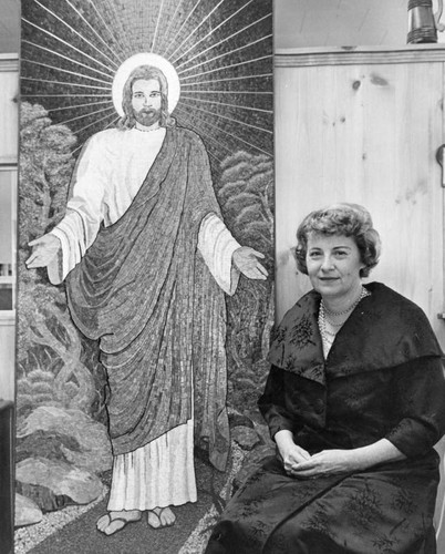 N. H. store displays big mosaic of Christ