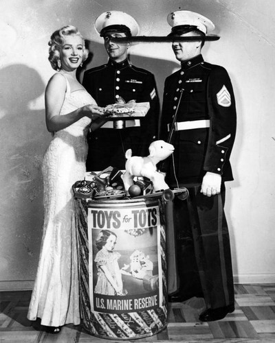 Marilyn and Marines