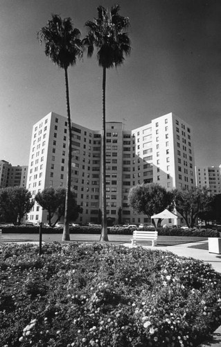 Park La Brea Apartments, the largest complex