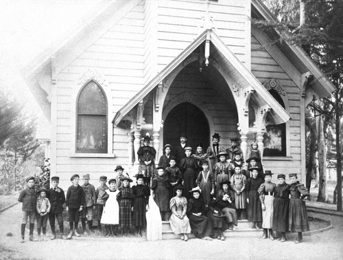 Tustin Presbyterian Church Sunday School group in front of church