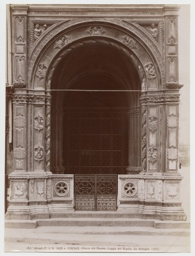 Pe. Ia. No. 2455. a. Firenze - Piazza del Duomo, Loggia del Bigallo. Un dettaglio. (1352.)