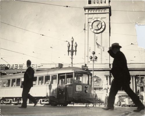 [Streetcar in front of the Ferry Building]