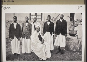 King Dandi Kasagama from Toro with his chiefs