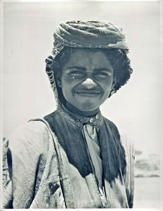 Ung arabisk mand fra Sydarabien (Aden;Hadramaut, Yemen). Foto anvendt 1963Young Arab man from South Arabia (Aden;Hadramaut, Yemen). Photo used 1963