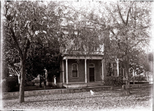 Front view of Chico home at 3rd and Ivy Streets