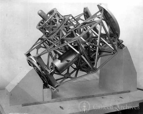 Edgar-Serrurier-Porter model of frame-yoke, close-up from SE, telescope looking S