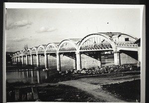 Neue Moi-Brücke in Kaying im Bau. 1935