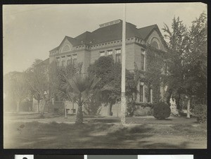 High school in Visalia, 1900-1940