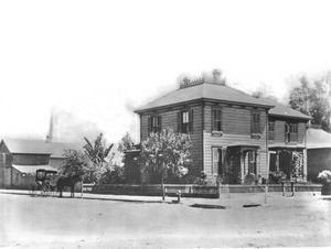 Residence on southeast corner of 7th Street and Grand Avenue, ca.1905