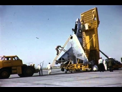 F 2153 Ryan X-13 Vertijet static ground testing (trailer)