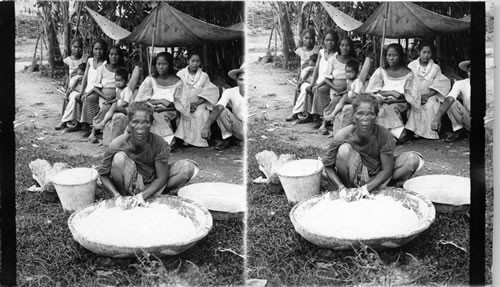 A Washerwoman And Group Of Filipinos, Manila, P.I