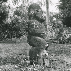 An idol "Ti' i", imported from the Austral Islands